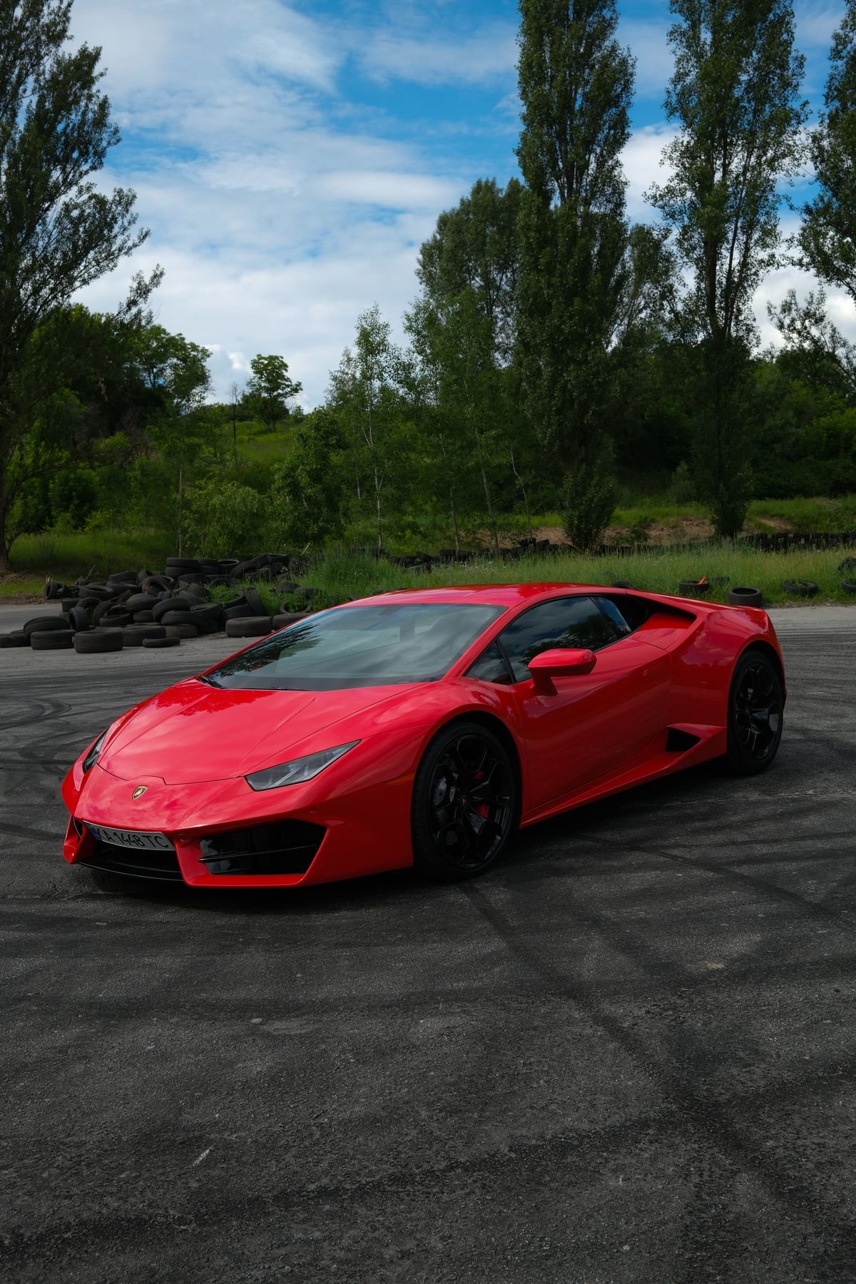 Червоний Huracán, вид спереду